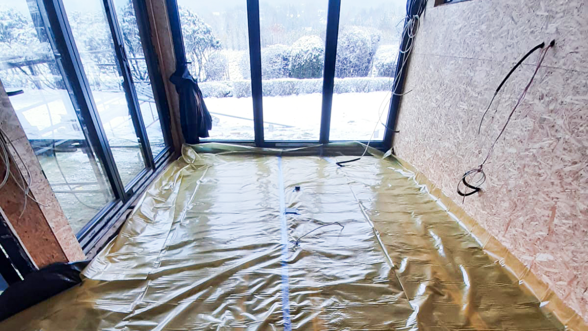 Dlaczego montaż folii grzewczej zimą nie jest problemem?